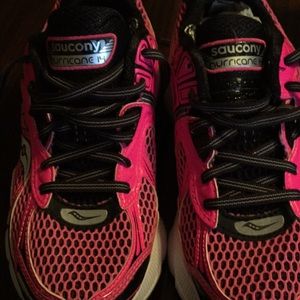 New women's Saucony Hurricane 14 sz 5 running shoe